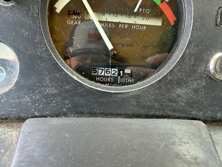 john-deere-3020-image-23