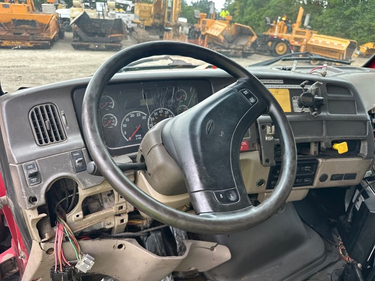 2004-caterpillar-c7-image-36