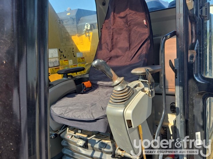 2019-caterpillar-335fl-image-39