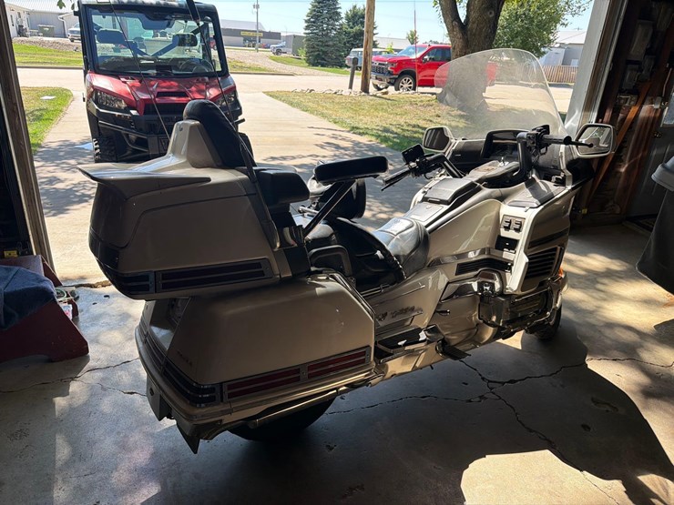 1994-honda-goldwing-motorcycle-image-24