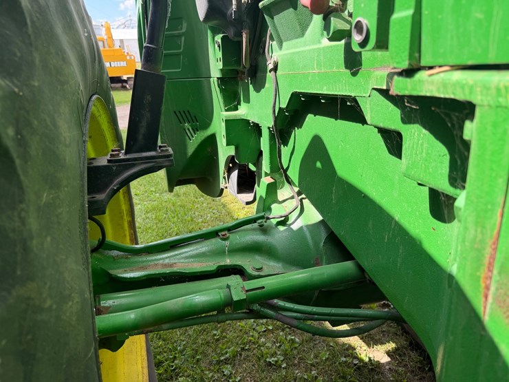 john-deere-8130-image-18
