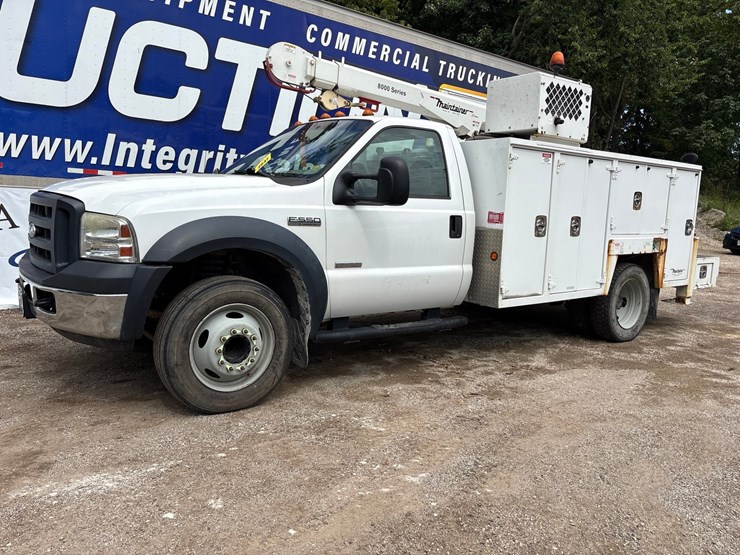 2007-ford-f550-image-1