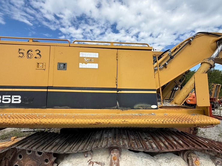 caterpillar-235b-image-22