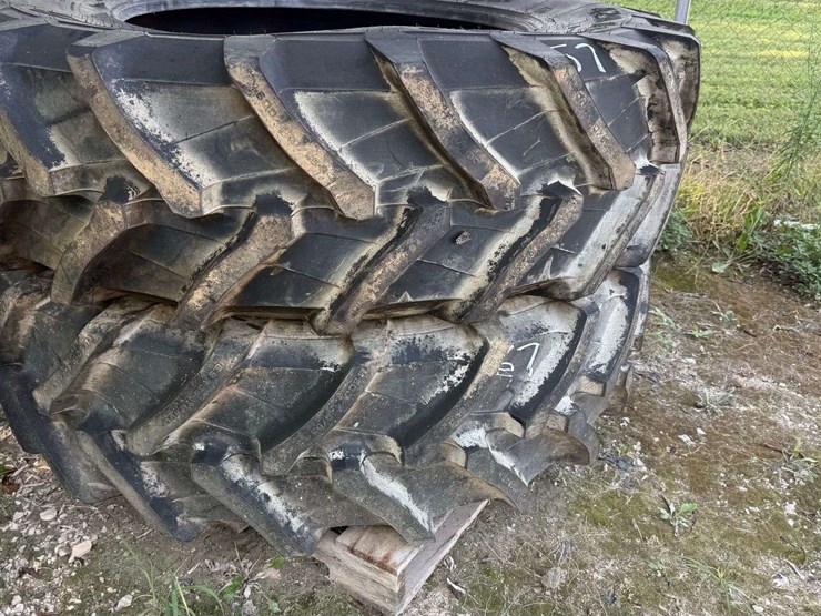 pirelli-tractor-tires-(2)-420/85r34-image-1