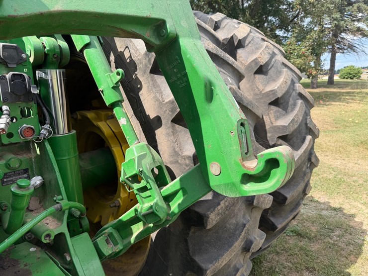 john-deere-8130-image-39