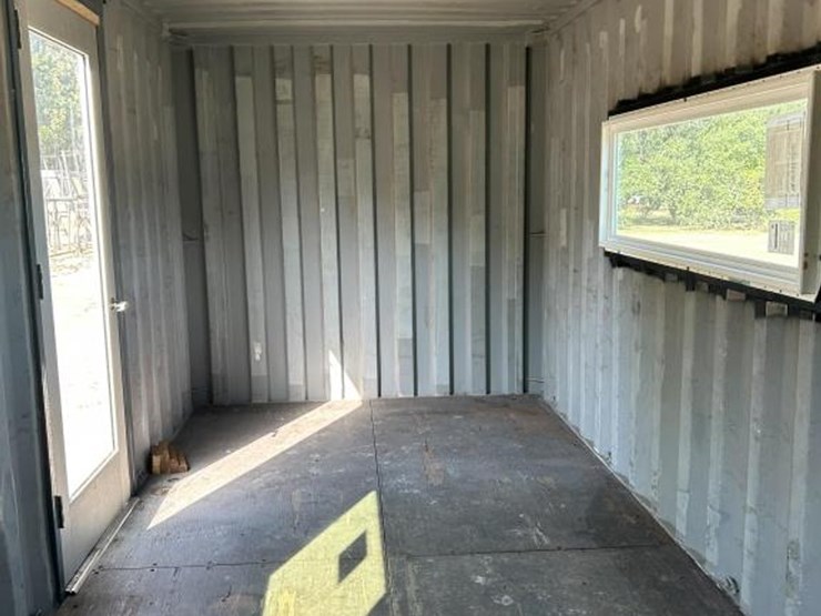 #280-•-20'-conex/-shipping-container-w/-windows-&-door-image-12