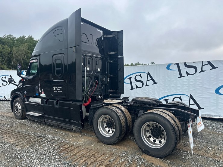 #61416-•-2019-freightliner-cascadia-evolution-iseries-sleeper-cab-truck-tractor-image-3