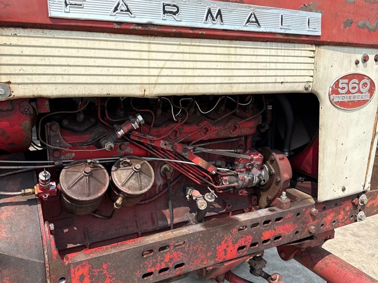 farmall-560-diesel-tractor-image-7