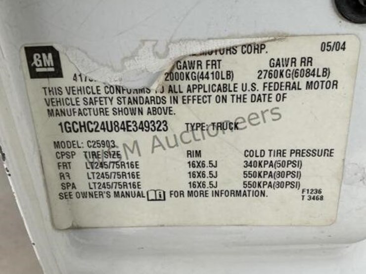 2004-chevrolet-silverado-2500hd-image-15
