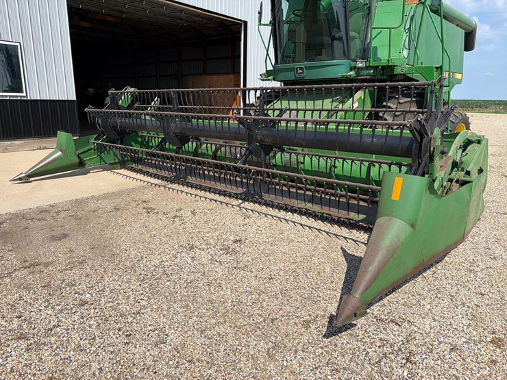 john-deere-220-image-2