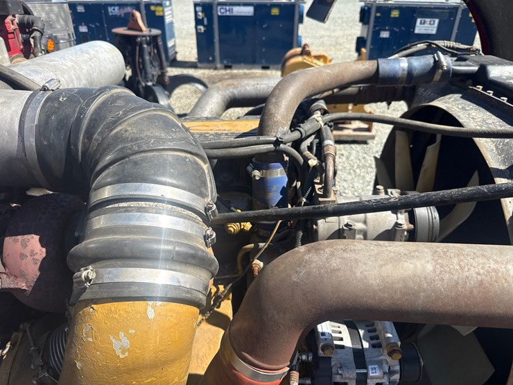 2005-peterbilt-379-image-28