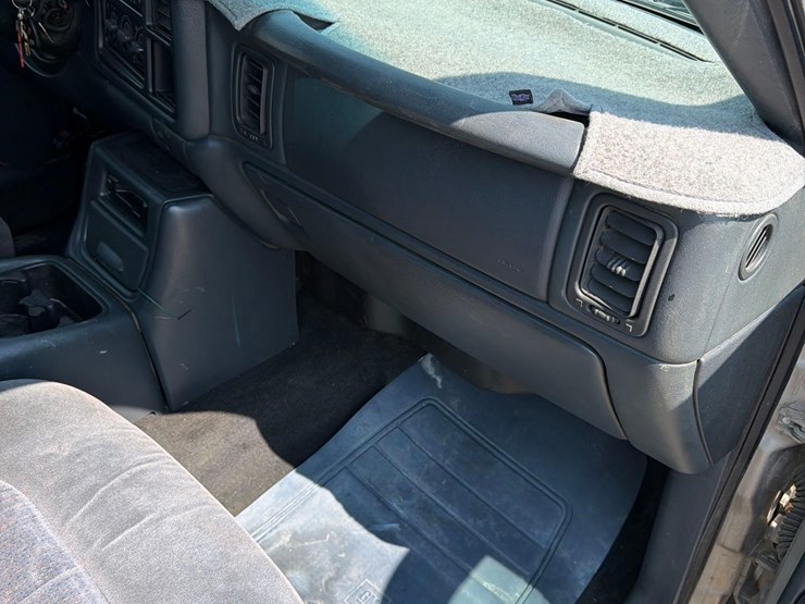 2001-chevrolet-k3500-image-37