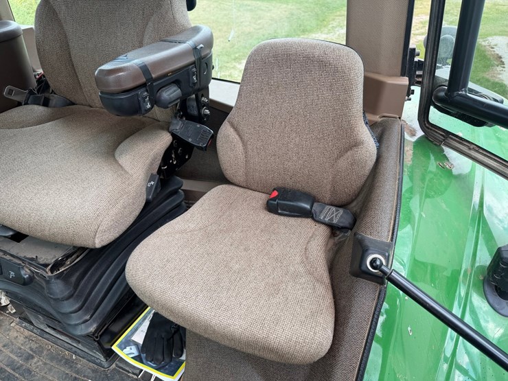 john-deere-8130-image-62