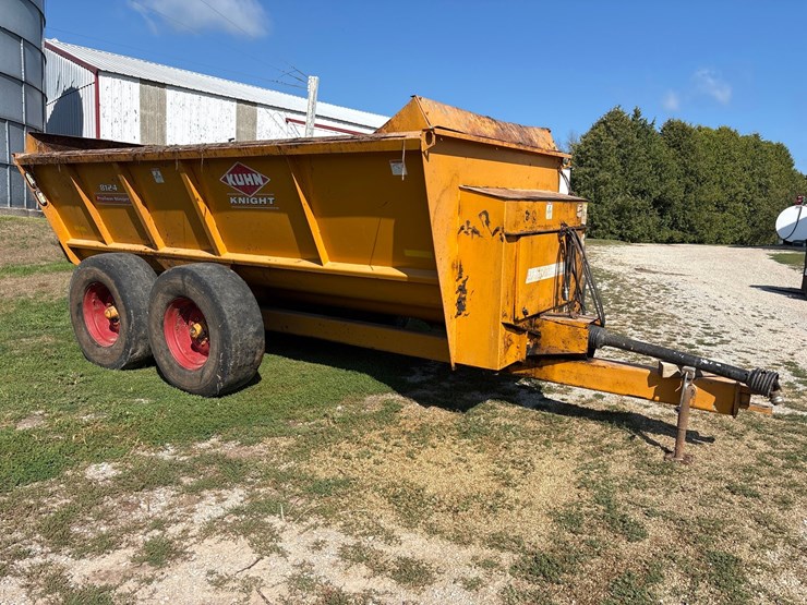 #2918-•-kuhn-8124-pro-twin-slinger-image-7