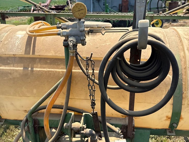 3pt-200-gallon-sprayer-image-14