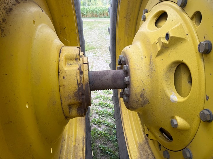 john-deere-8130-image-47