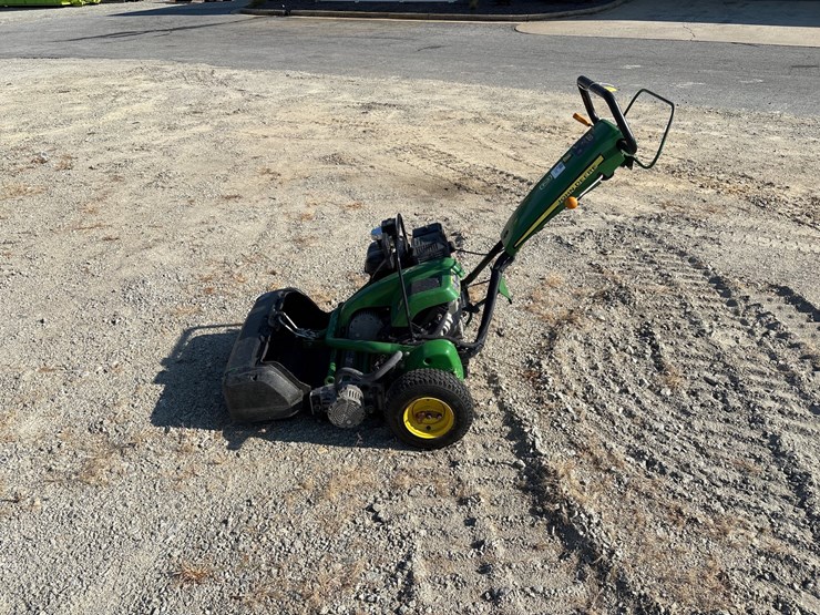 2012-john-deere-11-image-7