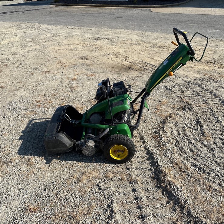 2012 JOHN DEERE 11