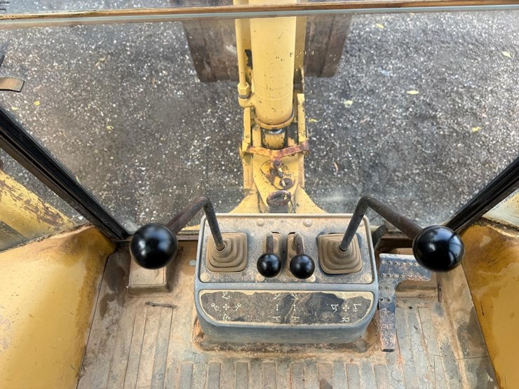 1998-caterpillar-416c-image-35
