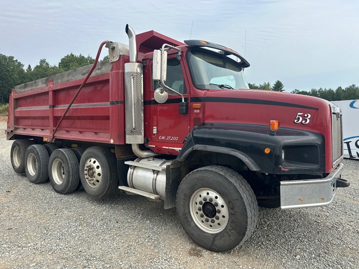 #61388-•-2004-international-5600i-quad-axle-dump-truck-image-7