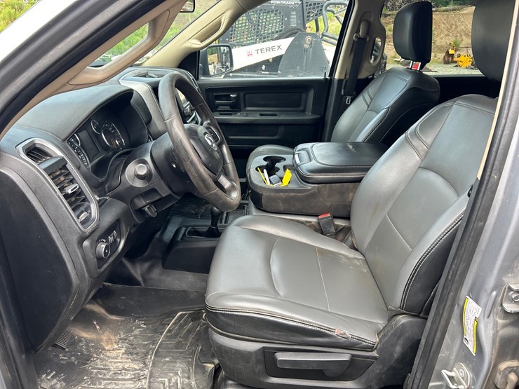 2021-dodge-2500-image-40