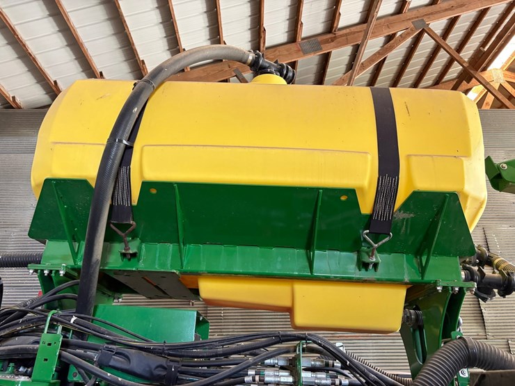 john-deere-1775-image-55