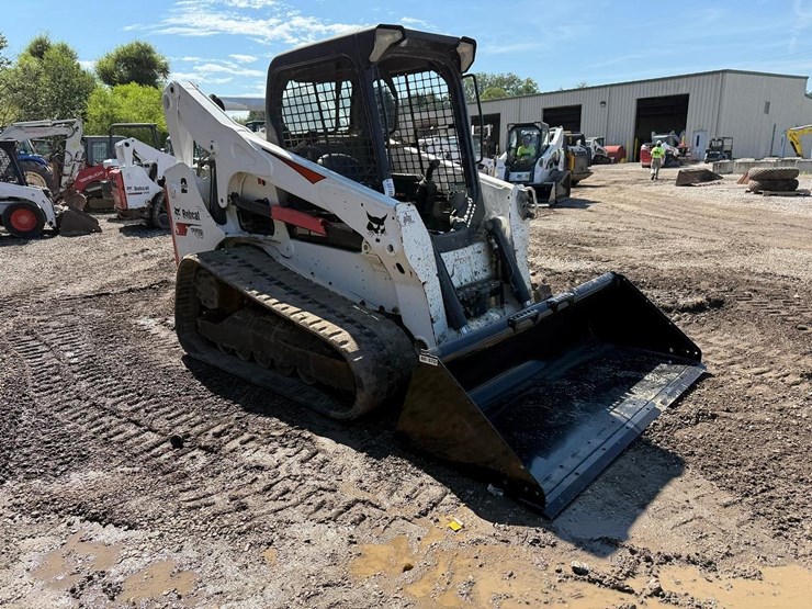 2017-bobcat-t770-image-6