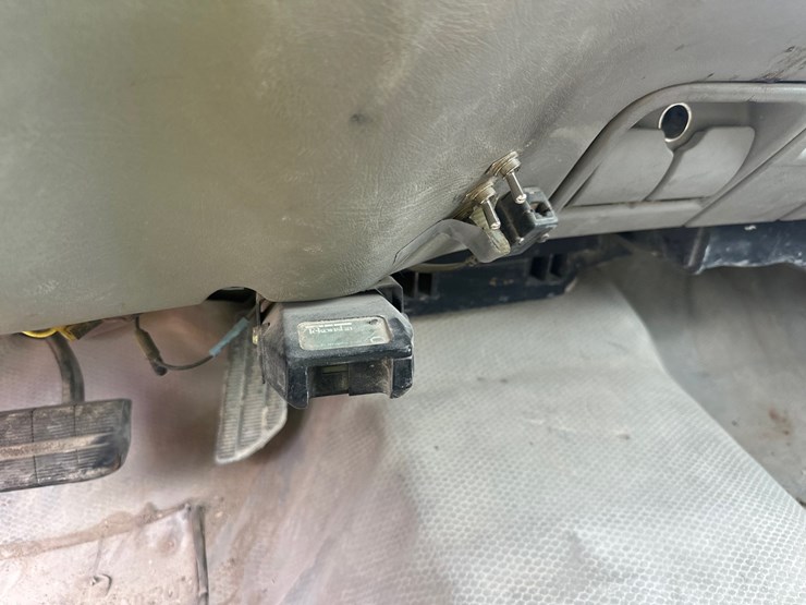 2000-gmc-3500-image-36