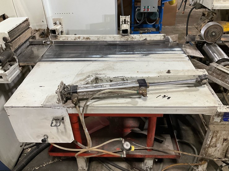 #196-•-weinig-hydromat-2000-&-unimat-23-e-moulders-with-american-lifts-conveyor-system-&-pacific-powertech-15-hp-hpu-image-20