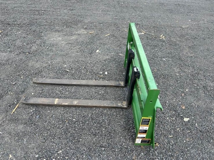 john-deere-1025r-image-1