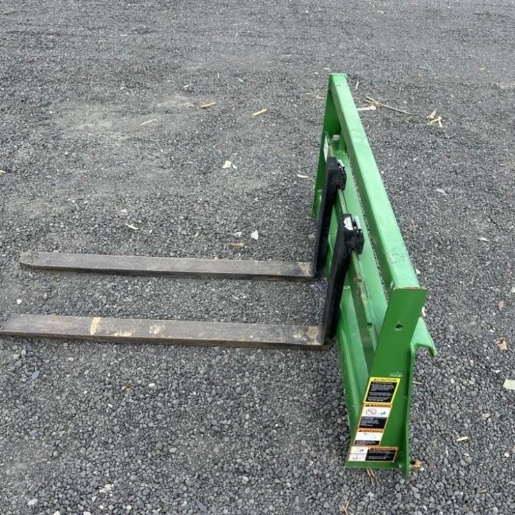 JOHN DEERE 1025R