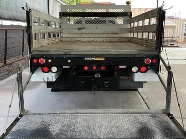 2011-ford-f550-image-9