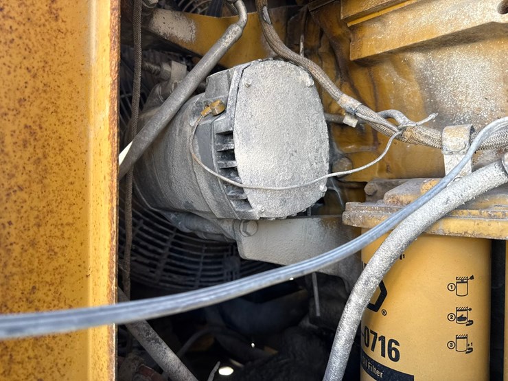 caterpillar-988-image-100