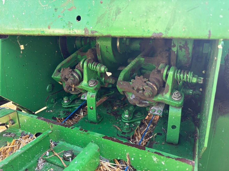 john-deere-338-image-19