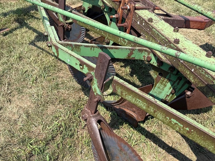 john-deere-4-bottom-plow-image-17
