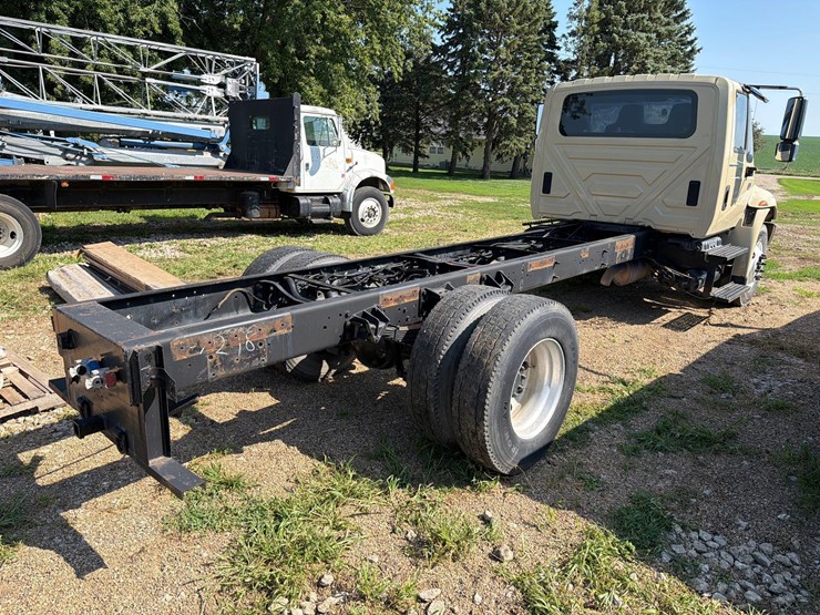 2003-international-durastar-4400-image-4