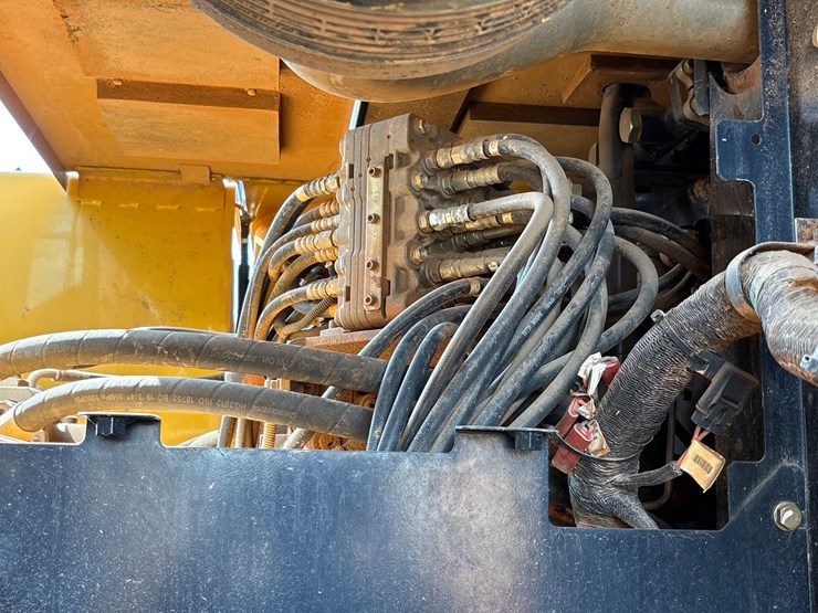 deere-250g-lc-image-44