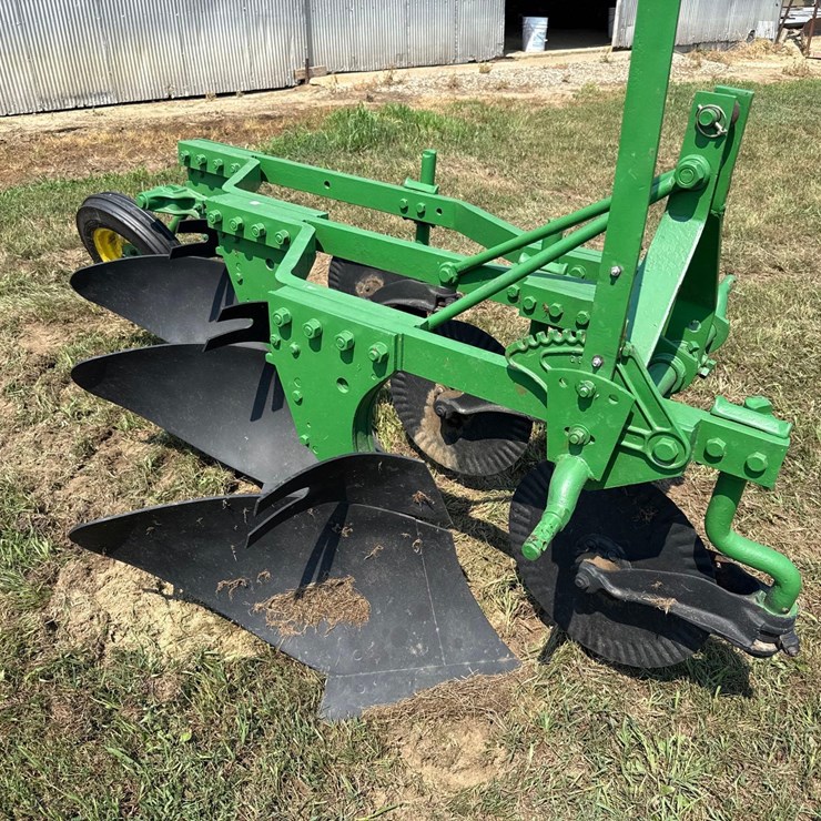 John Deere 3 bottom plow