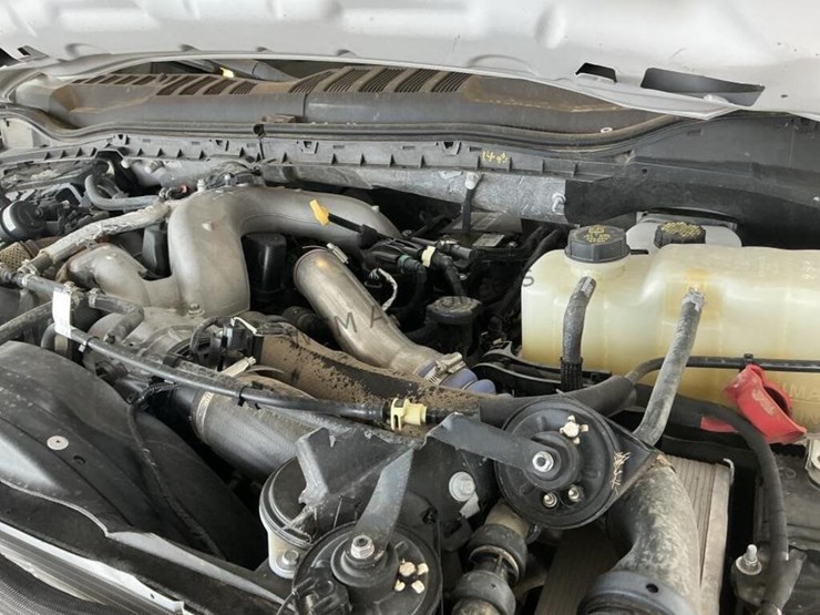 2022-ford-f550-image-11