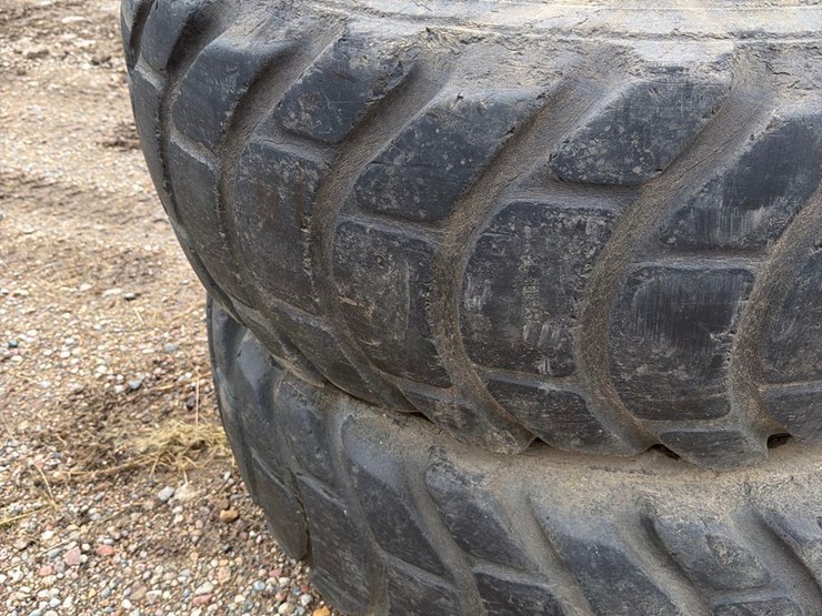 michelin-20.5r25-tractor-tires-image-3