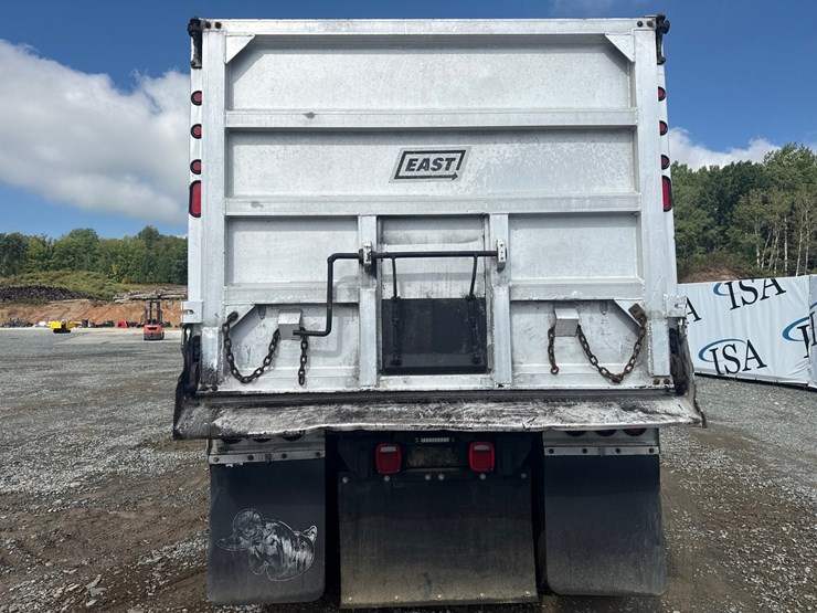 2005-peterbilt-379-image-4