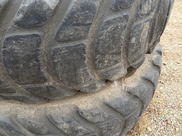 michelin-20.5r25-tractor-tires-image-5