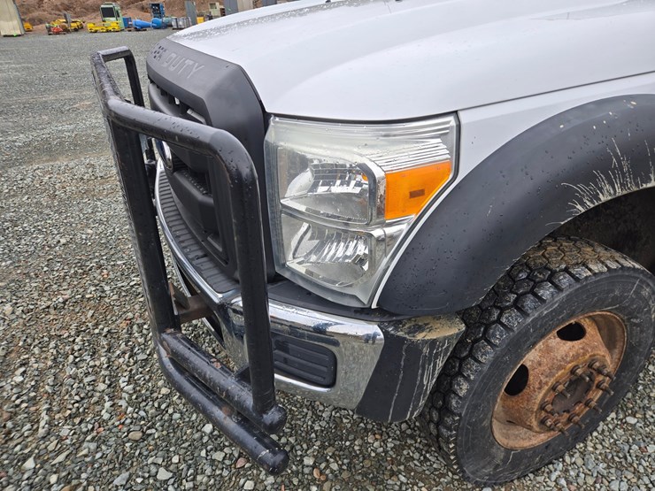 2011-ford-f550-image-10