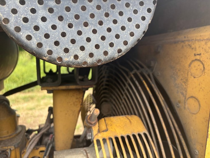 caterpillar-d4h-image-32