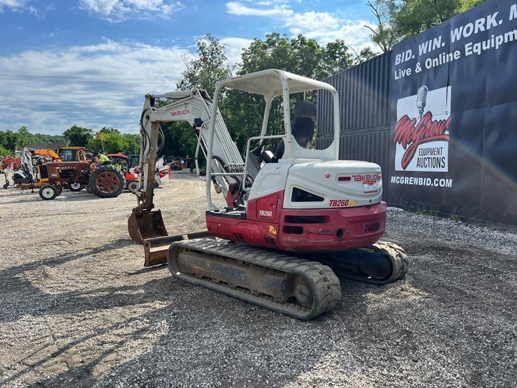2016-takeuchi-tb260-image-4