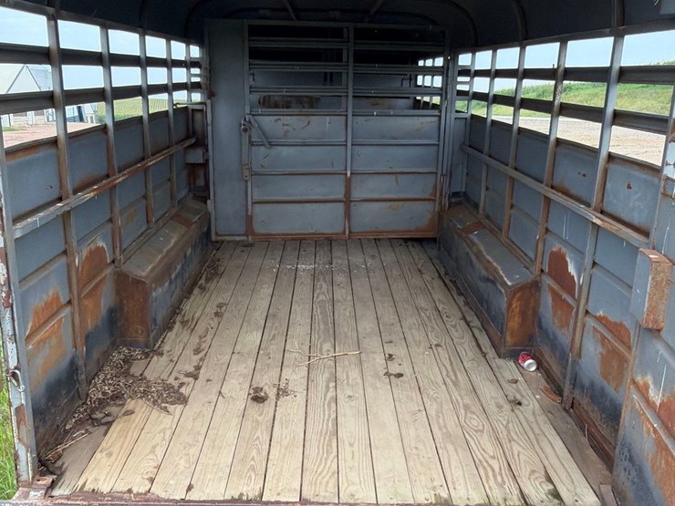1975-triggs-7ft-x-20ft-gooseneck-livestock-trailer-image-23