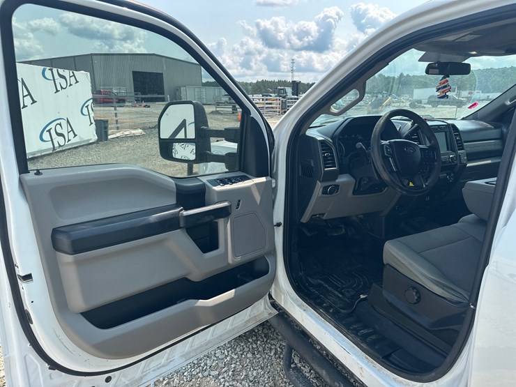 2019-ford-f350-image-35