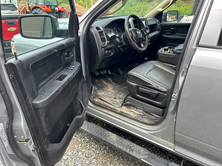 2021-dodge-2500-image-34