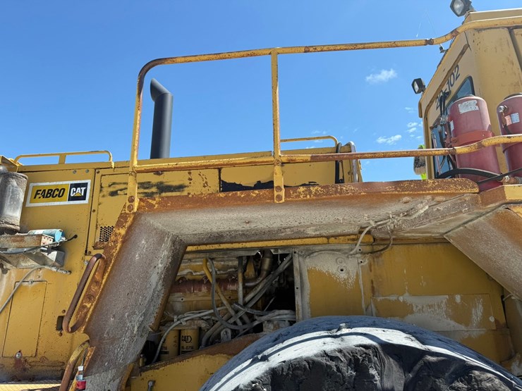 caterpillar-988-image-23