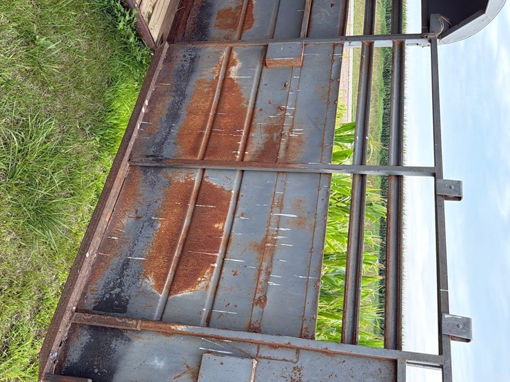 1975-triggs-7ft-x-20ft-gooseneck-livestock-trailer-image-24